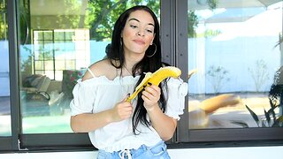 Gorgeous Violet enjoys while pleasuring herself wide a banana